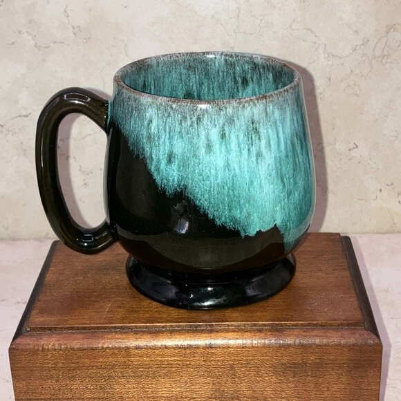 1970’s Canuck Pottery Evangeline Series Green On Black Drip Glaze Mug 8 fl oz - Picture 3 of 12